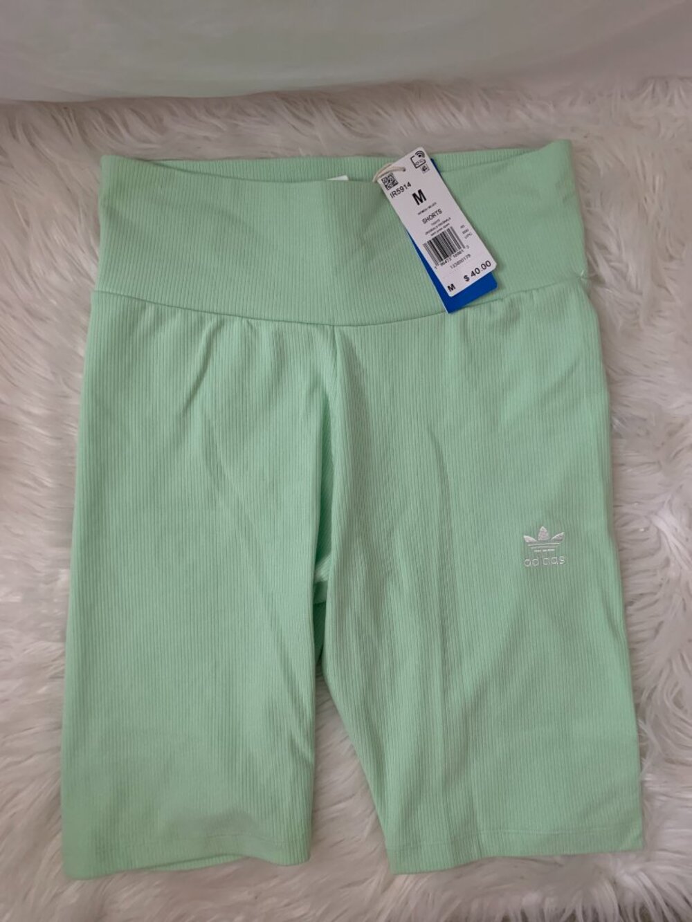 ADIDAS ORIGINALS Essential Ribbed Biker Shorts in Semi Green Spark Sz MEDIUM